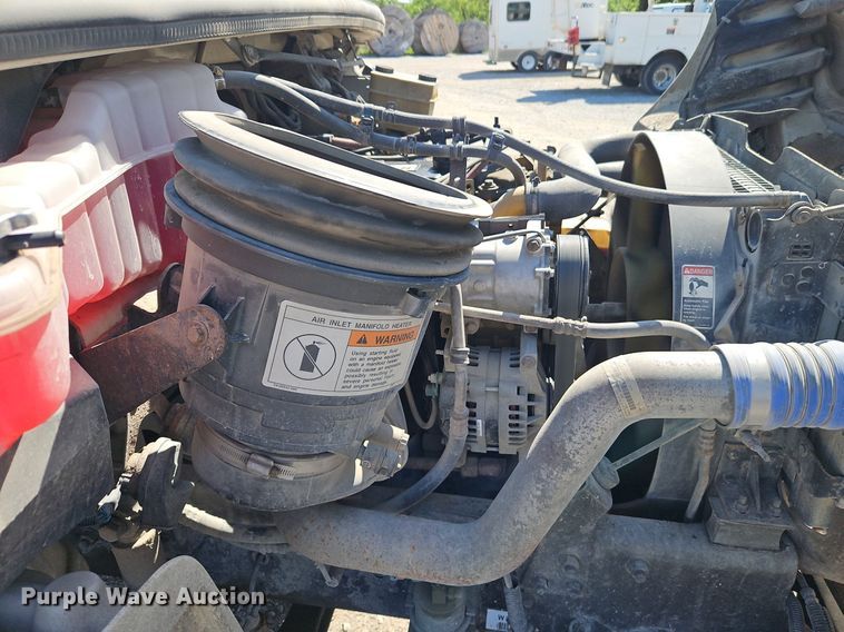 image for item EI3802 2006 Freightliner  Business Class M2 truck cab and chassis