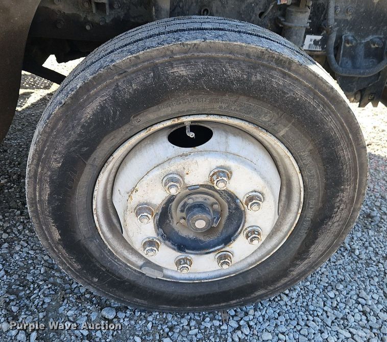 image for item EI3802 2006 Freightliner  Business Class M2 truck cab and chassis