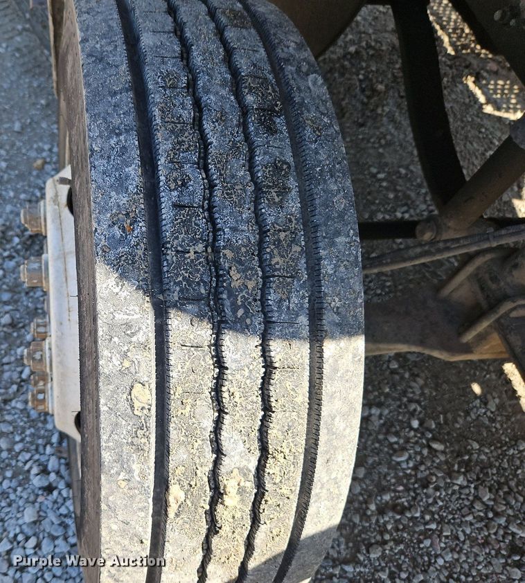 image for item EI3802 2006 Freightliner  Business Class M2 truck cab and chassis