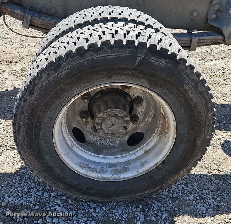 image for item EI3802 2006 Freightliner  Business Class M2 truck cab and chassis