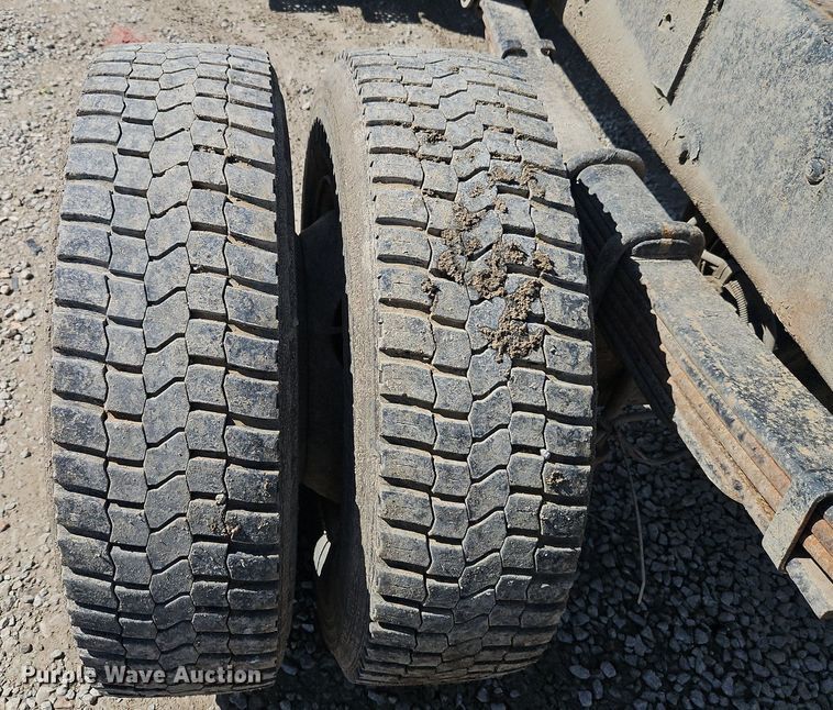 image for item EI3802 2006 Freightliner  Business Class M2 truck cab and chassis