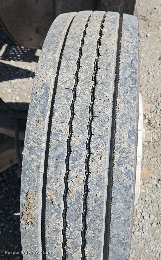 image for item EI3802 2006 Freightliner  Business Class M2 truck cab and chassis