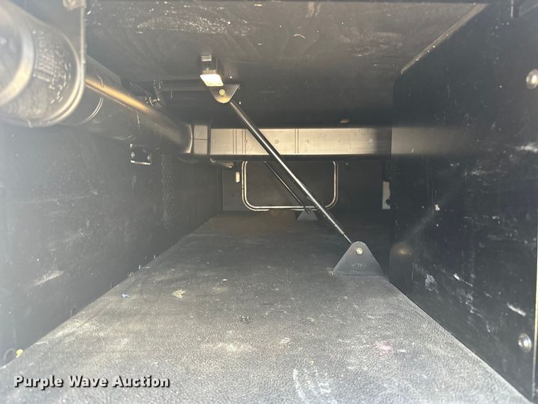 image for item EJ4357 2019 Kenworth  T680 semi truck