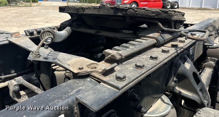 image for item EJ4357 2019 Kenworth  T680 semi truck