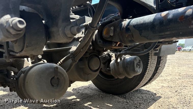 image for item EJ4357 2019 Kenworth  T680 semi truck