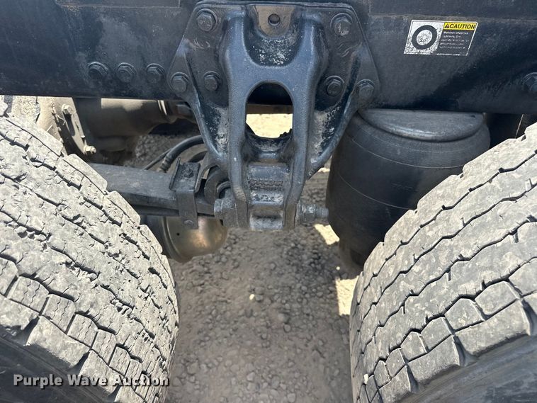 image for item EJ4357 2019 Kenworth  T680 semi truck