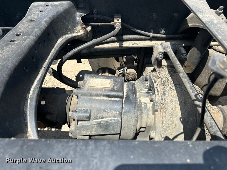 image for item EJ4357 2019 Kenworth  T680 semi truck