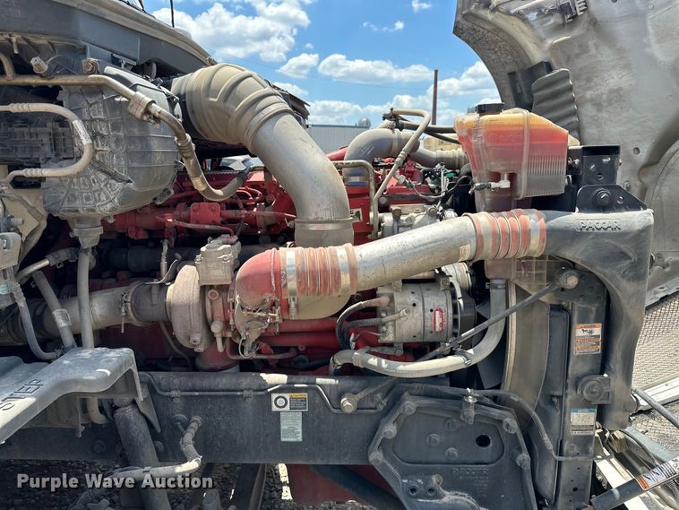 image for item EJ4357 2019 Kenworth  T680 semi truck