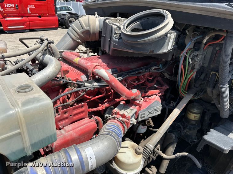 image for item EJ4357 2019 Kenworth  T680 semi truck