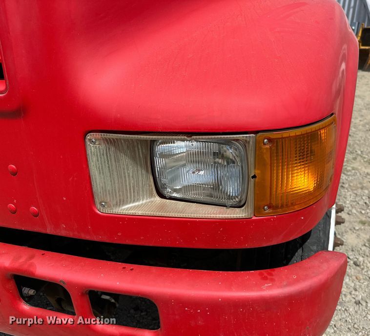 image for item EJ4364 2002 International  8100 flatbed truck