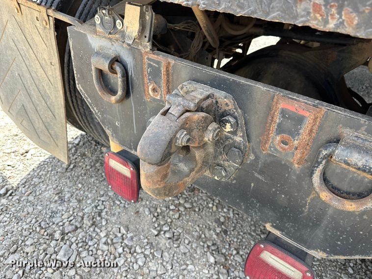 image for item EJ4364 2002 International  8100 flatbed truck