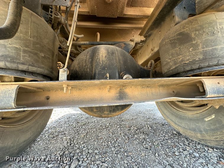 image for item EJ4364 2002 International  8100 flatbed truck