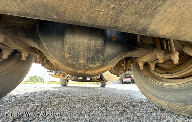 image for item EJ4364 2002 International  8100 flatbed truck