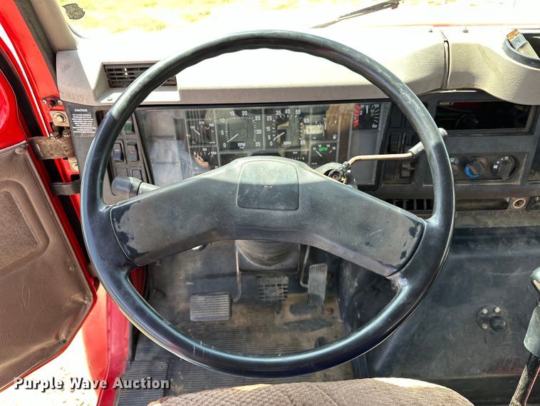 image for item EJ4364 2002 International  8100 flatbed truck