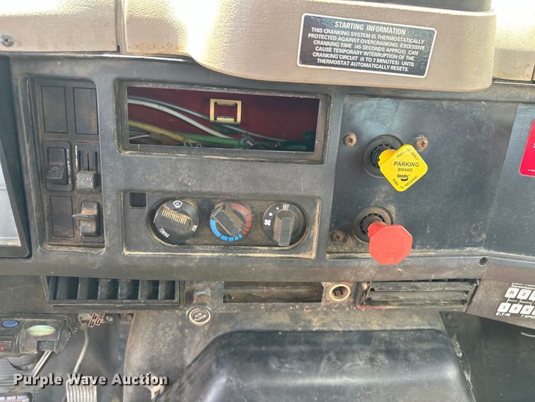 image for item EJ4364 2002 International  8100 flatbed truck