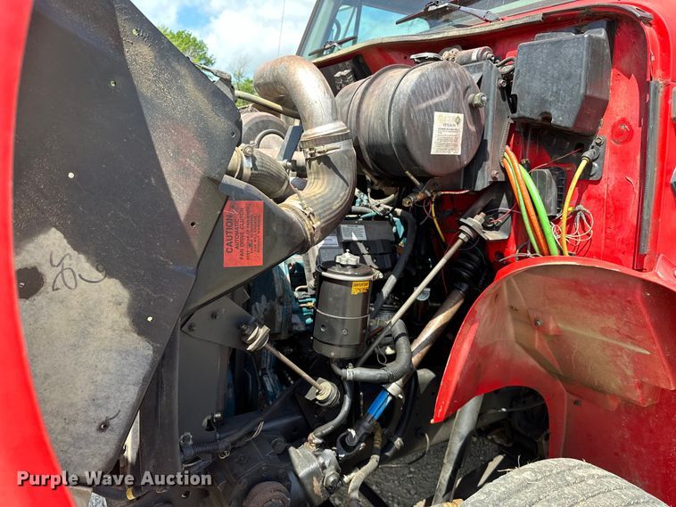 image for item EJ4364 2002 International  8100 flatbed truck