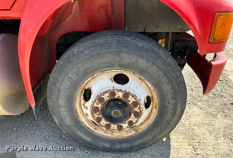 image for item EJ4364 2002 International  8100 flatbed truck