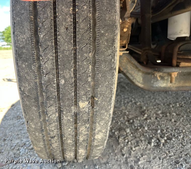 image for item EJ4364 2002 International  8100 flatbed truck