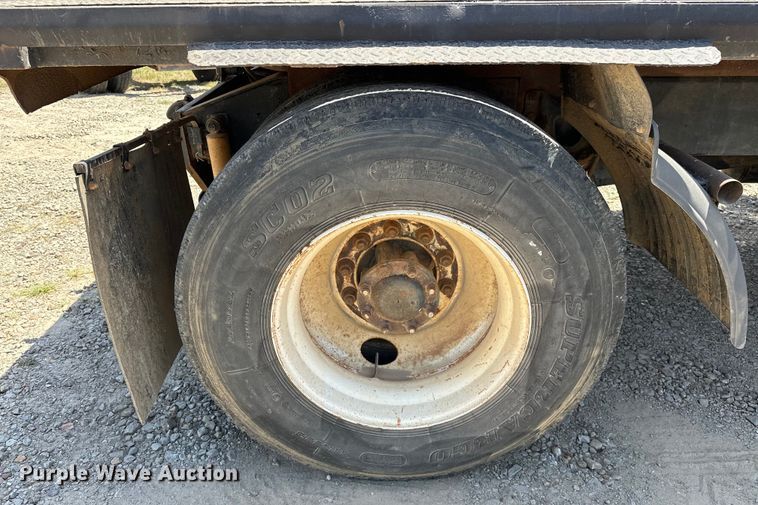 image for item EJ4364 2002 International  8100 flatbed truck