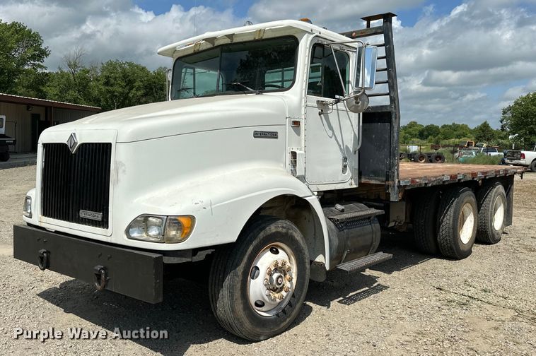 image for item EJ4365 1998 International  9100 flatbed truck