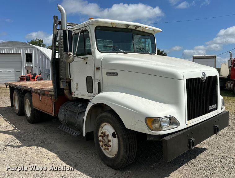 image for item EJ4365 1998 International  9100 flatbed truck