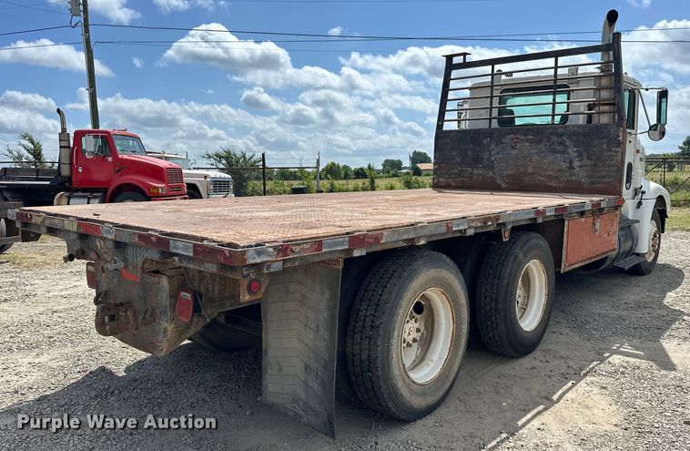 image for item EJ4365 1998 International  9100 flatbed truck