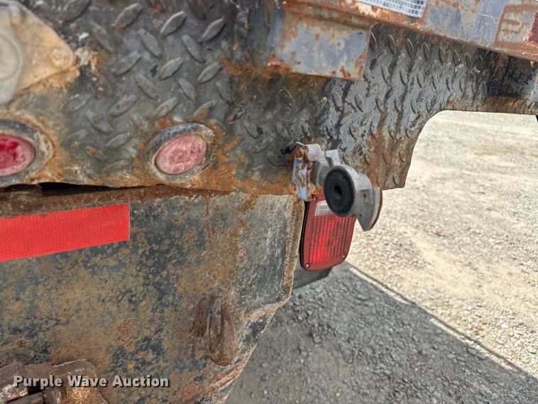 image for item EJ4365 1998 International  9100 flatbed truck