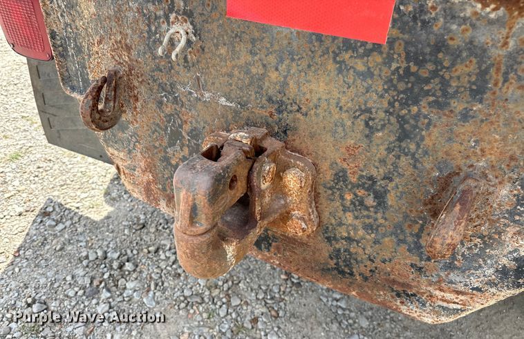 image for item EJ4365 1998 International  9100 flatbed truck