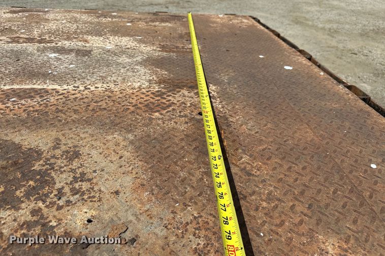 image for item EJ4365 1998 International  9100 flatbed truck