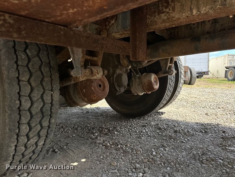 image for item EJ4365 1998 International  9100 flatbed truck