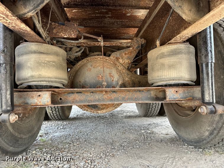 image for item EJ4365 1998 International  9100 flatbed truck