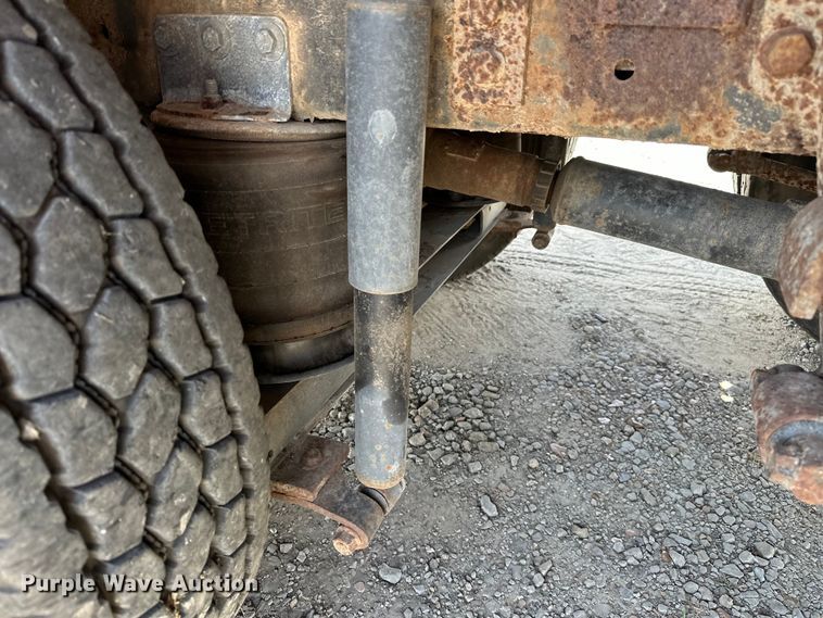 image for item EJ4365 1998 International  9100 flatbed truck