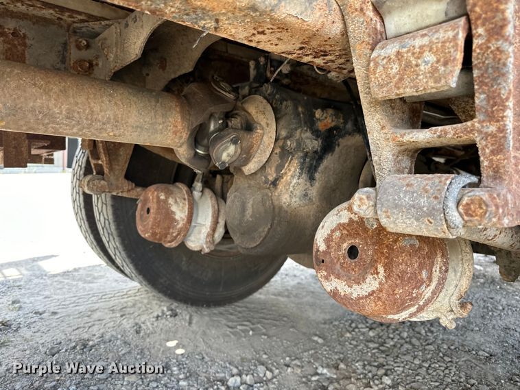 image for item EJ4365 1998 International  9100 flatbed truck