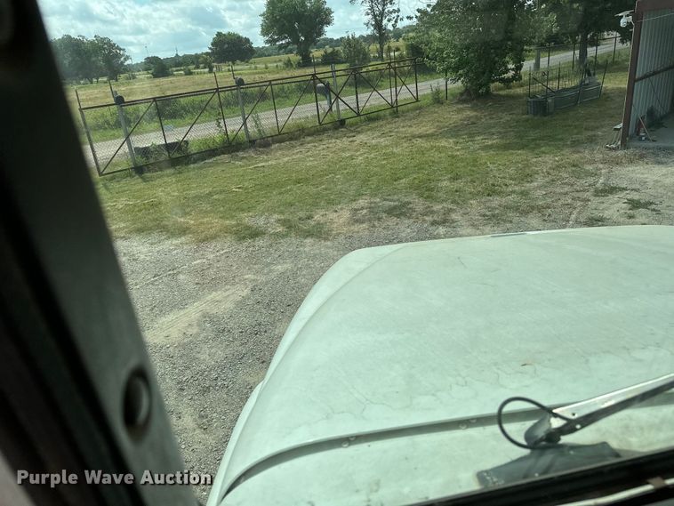 image for item EJ4365 1998 International  9100 flatbed truck