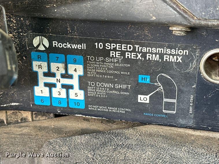 image for item EJ4365 1998 International  9100 flatbed truck