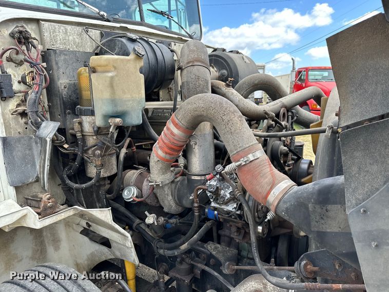 image for item EJ4365 1998 International  9100 flatbed truck