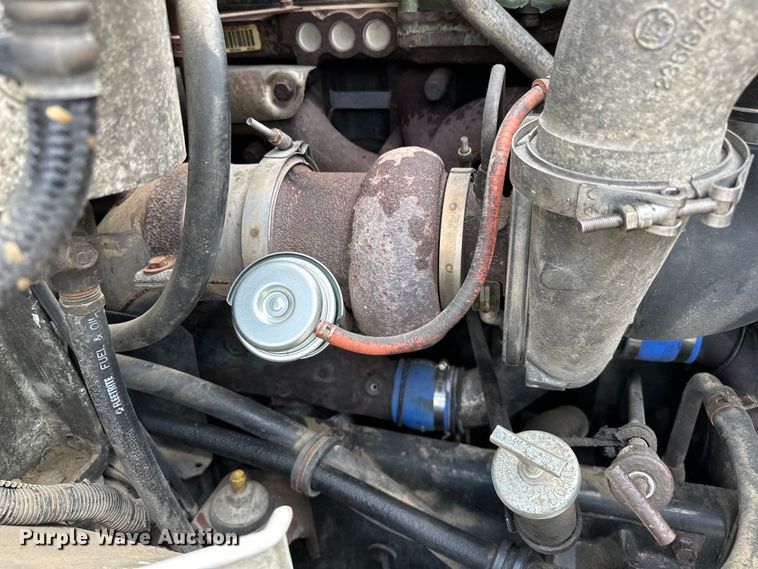 image for item EJ4365 1998 International  9100 flatbed truck