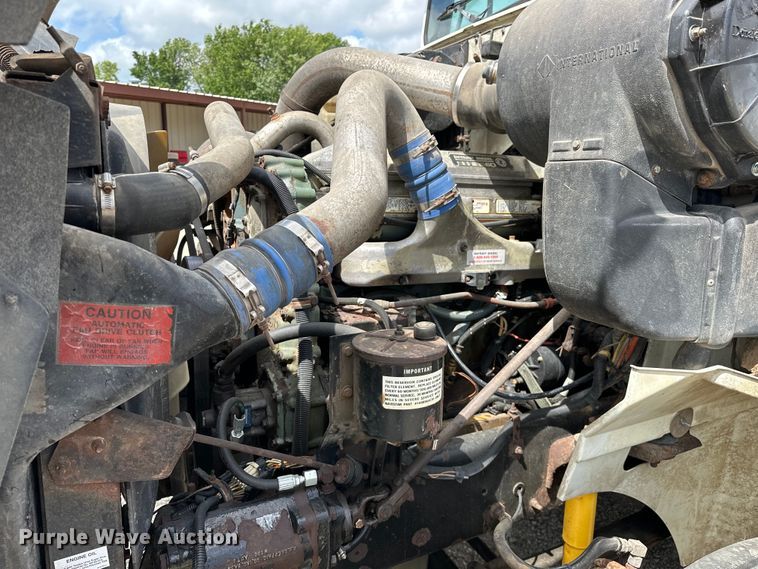 image for item EJ4365 1998 International  9100 flatbed truck