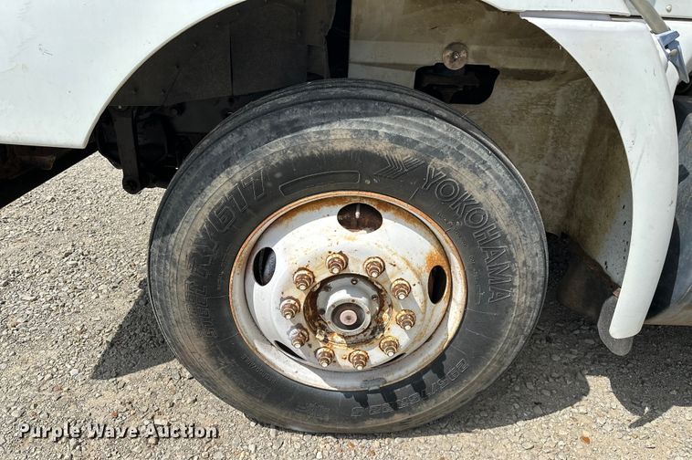 image for item EJ4365 1998 International  9100 flatbed truck