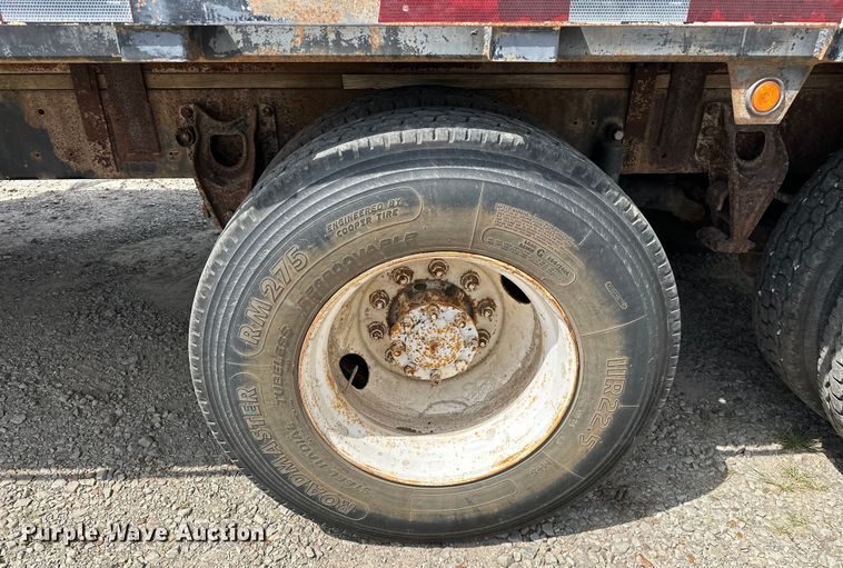 image for item EJ4365 1998 International  9100 flatbed truck