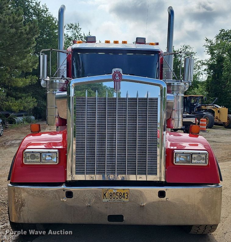 image for item EJ5513 2016 Kenworth  W900 semi truck