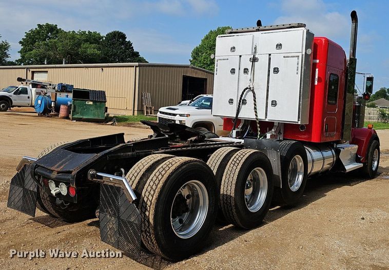 image for item EJ5513 2016 Kenworth  W900 semi truck