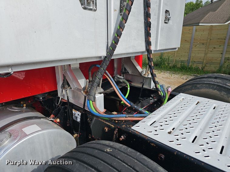 image for item EJ5513 2016 Kenworth  W900 semi truck