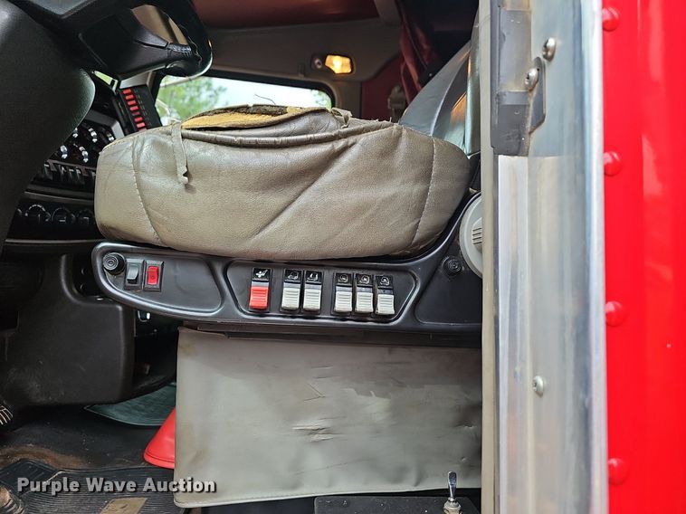 image for item EJ5513 2016 Kenworth  W900 semi truck