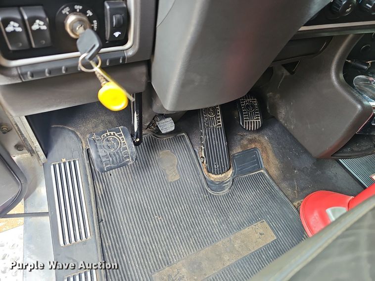 image for item EJ5513 2016 Kenworth  W900 semi truck