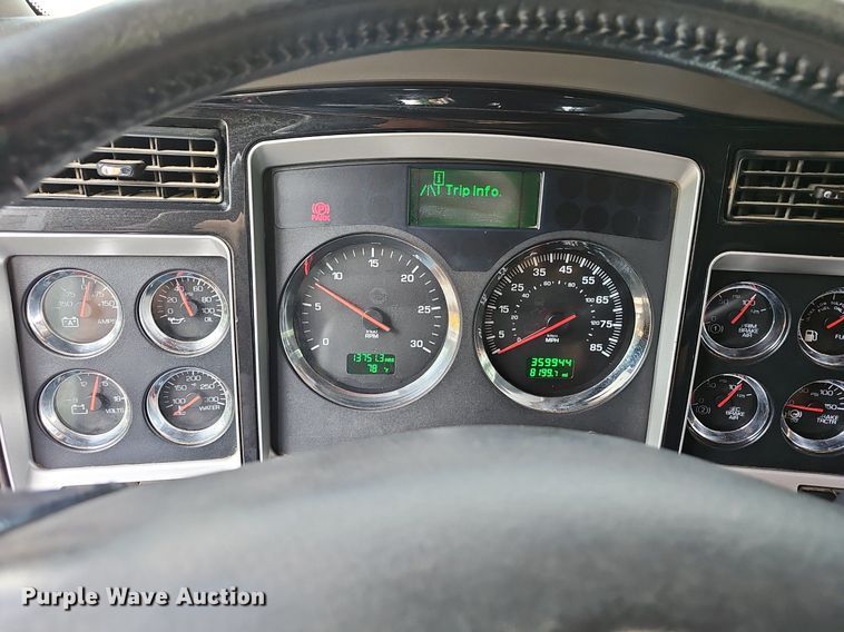 image for item EJ5513 2016 Kenworth  W900 semi truck