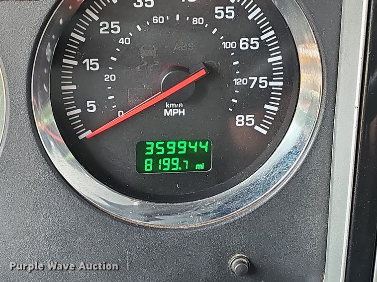 image for item EJ5513 2016 Kenworth  W900 semi truck