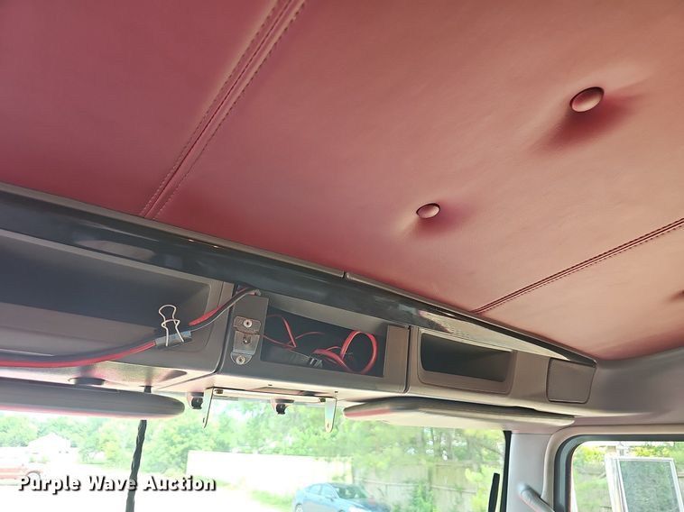 image for item EJ5513 2016 Kenworth  W900 semi truck