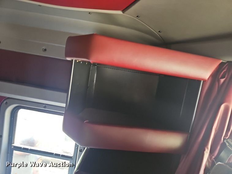 image for item EJ5513 2016 Kenworth  W900 semi truck