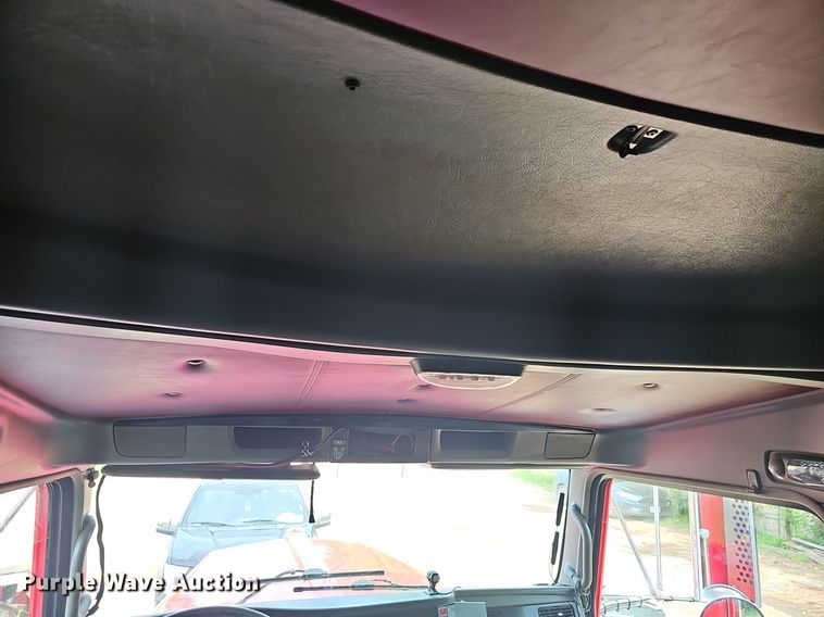 image for item EJ5513 2016 Kenworth  W900 semi truck